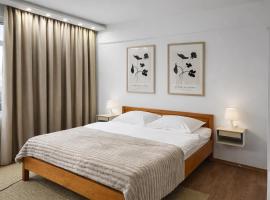 Pensiunea Coroana de Aur, hotel em Focşani