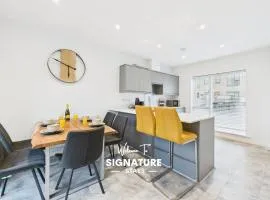 Harveys Yard by Signature Stays, Hayle Modern Coastal Home, Sleeps 7
