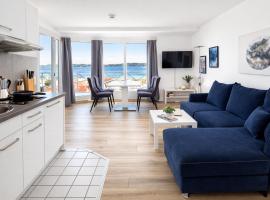 Meerblick-Apartment für bis zu 3 Gäste - Küche & Balkon, hotell i Laboe