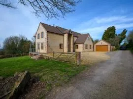 5-Bed Holiday Home with Hot Tub near Shrewsbury