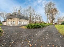 Charming villa in the heart of a historic estate