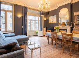 Spacious 7-Bed House in Oostende City, Hotel in Ostende