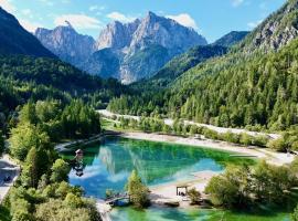 JASNA NATUR Resort by the lake, hotel a Kranjska Gora