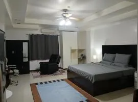 Bourbon Street Apts off Red Street - Room 27C - Luxury Studio