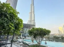 Luxury 2BR at Signature Grande - Next to Dubai Mall & Burj Khalifa