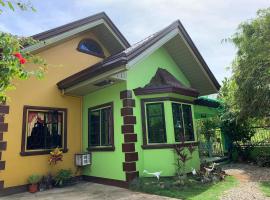 B2 Guest House and Events Place, hotel em Guiuan