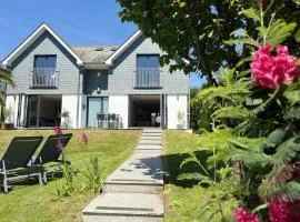 No.10 Falmouth - 2 minutes walk to the beach