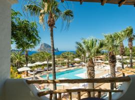 Petunia Ibiza, a Beaumier hotel: Cala Vadella'da bir otel