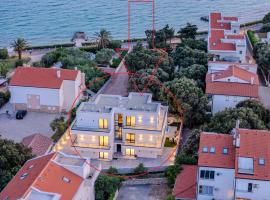 Villa Dantela with Private Pools, hotell i Novalja