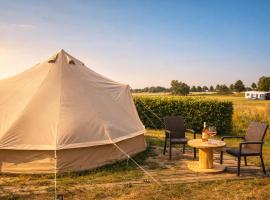 Bell Tent aan de haven, Hotel in Heerewaarden