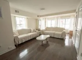 Luxurious 4BD APT EV Parking