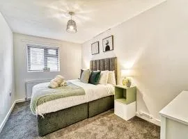 Rose Cottage- 2 Bedrooms with Parking!