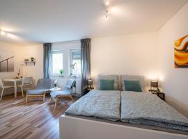 EG Wohnung, zentral, TOP Anbindung, mit großer Terrasse, отель в Дрездене