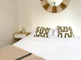 Léchappée avec cour partagée