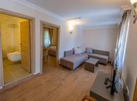 Moonshine Hotel Suites