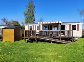 Bungalow accueillant à La Haye avec piscine, khách sạn ở Saint-Symphorien-le-Valois