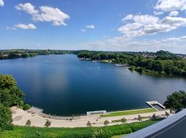 Ferienwohnung mit Traum Seeblick am Kurpark in Bad Segeberg, Hotel in Bad Segeberg