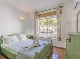 #348 Apartment Madaleno by Home Holidays