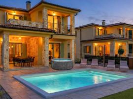 Villa Isla Blue 1 pool&welness Krk by Villas Guide, hotel u gradu Vrbnik