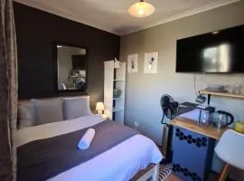 Cozy City Studio Escape