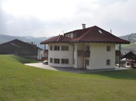 Apartments Konstanze, Hotel in Pramauron