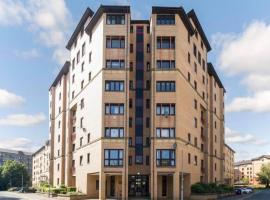 Stylish 2 Bed Duplex with Balcony & Parking Merchant City – hotel w Glasgow
