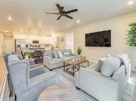 522 Massive 3 bedroom Close to the Water