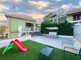 Torrazzo Horizon Retreat- private parking & Sea