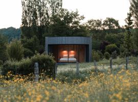 La suite prairie Tomette Singulière, Hotel in Château
