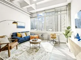 Modern Midtown 1BR Condo Walk to Downtown and Hilton