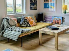 Charmerende Cottage Near The Sea On Fårö, ξενοδοχείο σε Faro