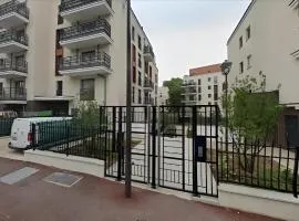 Elegancia Rueil, 20 min de Paris La Défense, quartier recherché, Lac