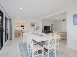 Sea Break - Spacious Cottage near Wamberal Beach