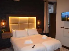 Afan Valley Hotel Suites Modern Ensuite Room for Contractors with Free Parking & WiFi