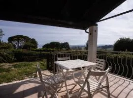 N110 - Numana, villa con giardino e vista mare