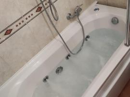 A casa di Federica ponte di nona, hotel a Lunghezza