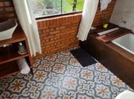 Chalé lindo e confortável!, hotel v destinaci Massaranduba