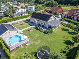 Luxury villa with pool, hotel u gradu 'Bro'