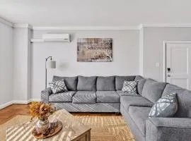 2BR Farmhouse Apt Near Everything - 2nd Floor