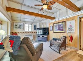 Rifle Lake Cabin! Michigan Outdoor Adventure Pad, Hotel in Lupton