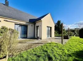 La Montbourgeoise Stylish House Close to the Town Center