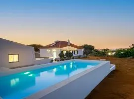 Villa Casa do Monte Private Pool near Galé Beach for 8 Guests, Albufeira