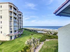 Hotel Side Condo at Amelia Island Plantation with Balcony, WiFi & Shared Pool, hotel en Fernandina Beach