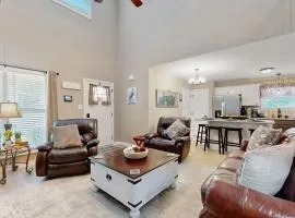 Gateway to Fort Campbell! Home w/ Furnished Deck
