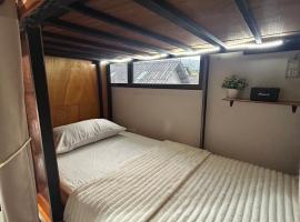 Blueka Hostel Ko Chang, хотел в Khlaung Phai Bae