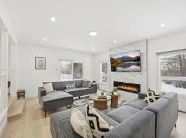 Executive Acreage 3 King Beds Fireplace AC
