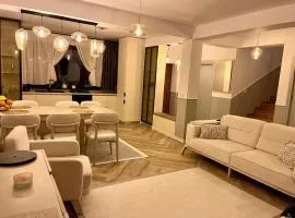 Del House