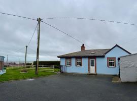 Beachfront Cottage in Clogherhead, Hotel in Clogherhead