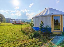Glamping Niebiańska Osada Jurty Dolnośląskie, hotel v destinaci Polanica-Zdrój