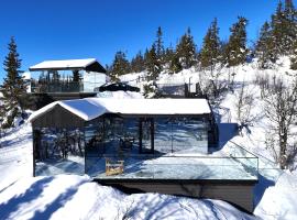 Fela Mirror Cabin Designer Hideaway 1000 m Above Sea Level, hotelli kohteessa Aurdal